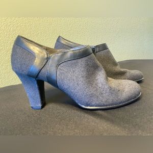 Women’s Aerosoles Day Strole Grey Wool Ankle Boot, like new, Size 7.5